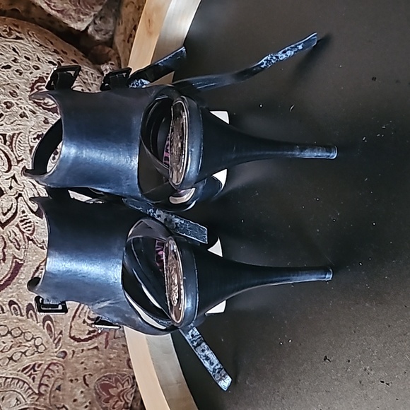 Vince Camuto Leather Strap Heels - Picture 15 of 16